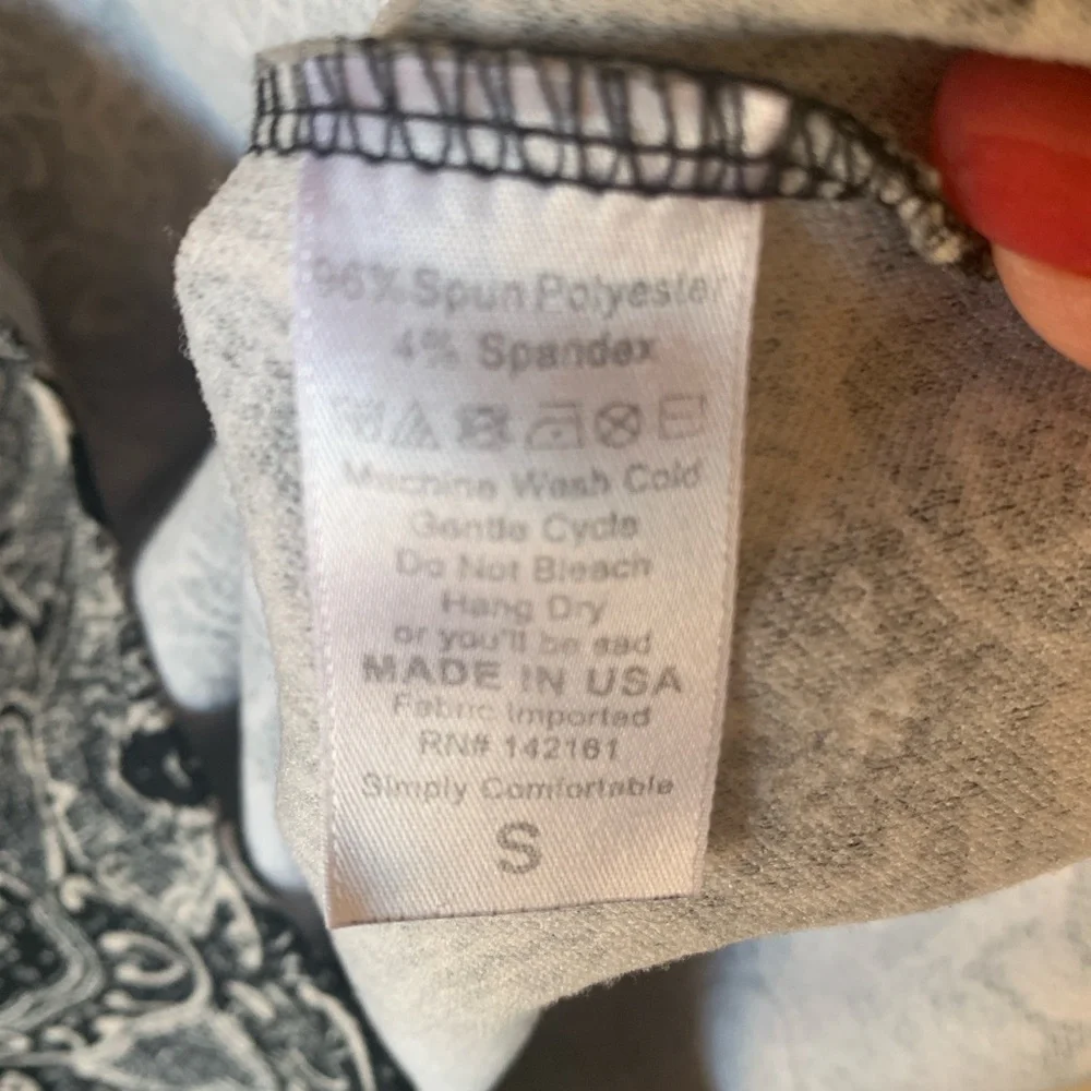 LulaRoe Cassie Black & Cream Floral Print Pencil Skirt - Picture 6 of 7